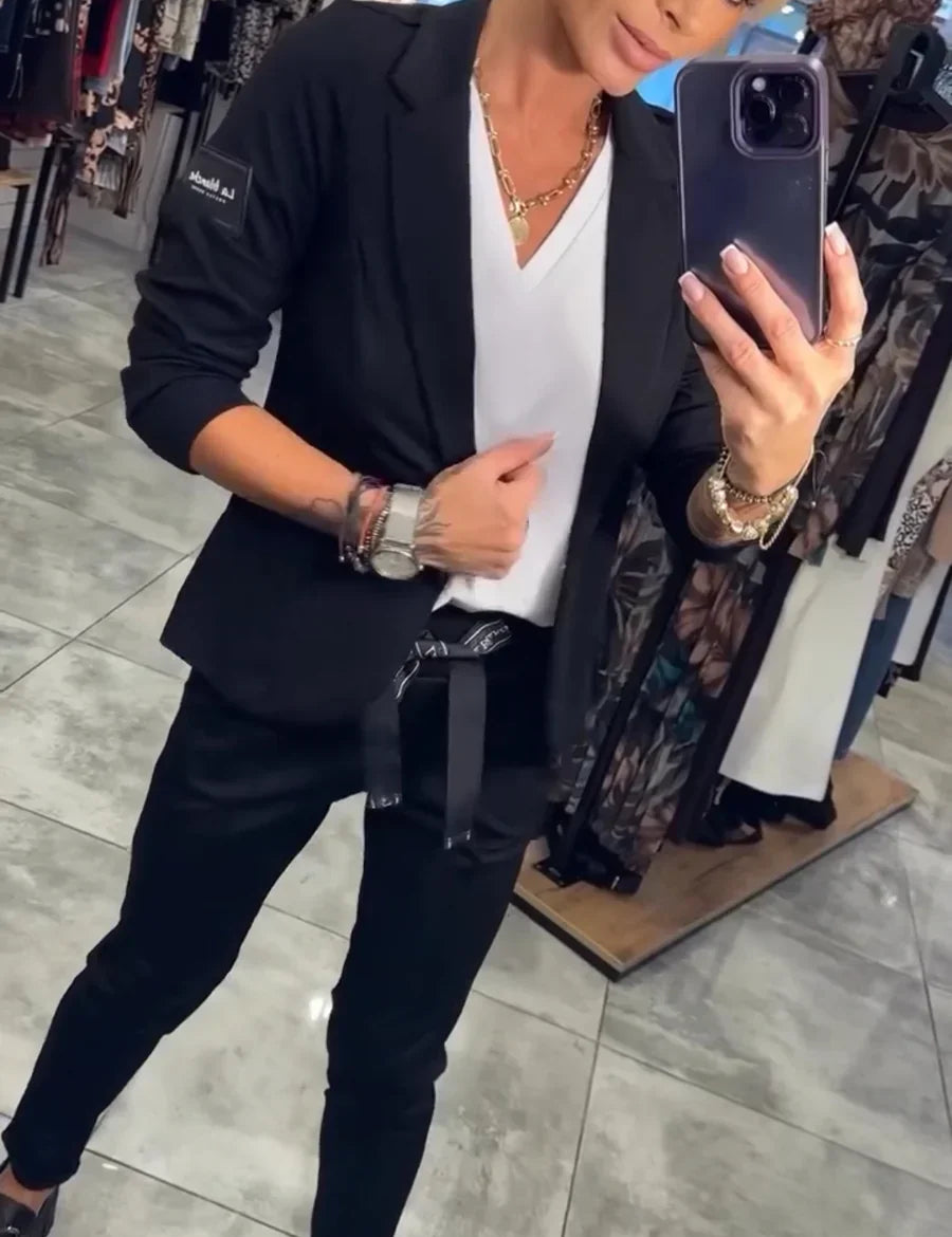 Isabel Conjunto Personalizado con Blazer Suave y Pantalones Jogging Informales