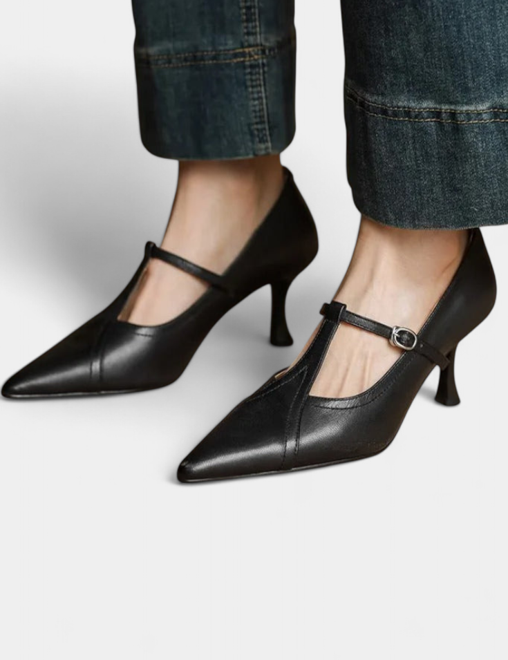 Zulema Tacones T-Bar Elegantes con Acabado Liso