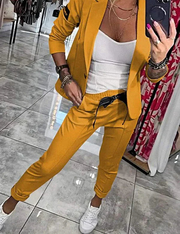 Isabel Conjunto Personalizado con Blazer Suave y Pantalones Jogging Informales