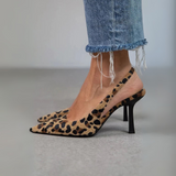 Seda - Tacones Stiletto de Punta Afila con Estampado de Leopardo en Caqui