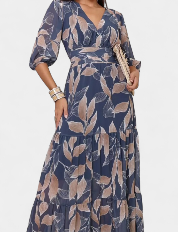 Aísha Vestido Largo Floral con Corte Fluido y Motivo de Hojas