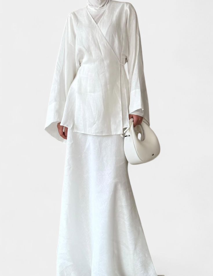 Zelda Conjunto de Camisa Escote en V y Falda con Abertura