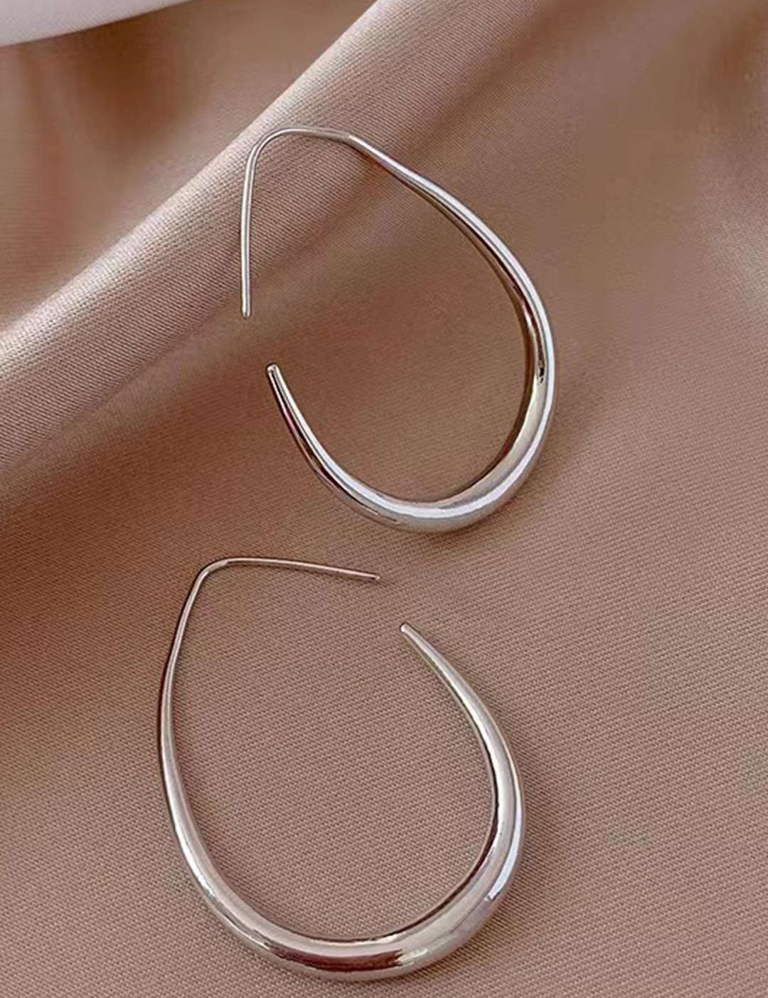 Pendientes Ovalados de Metal