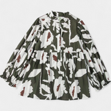 Filomena Blusa con Media Botonadura y Manga Abullonada en Estampado Floral Abstracto
