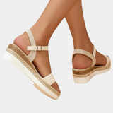 Damiana Sandalias de Cuña en Color Crema con Detalle Trenzado