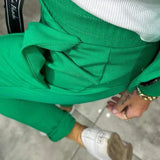 Isabel Conjunto Personalizado con Blazer Suave y Pantalones Jogging Informales