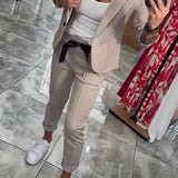 Isabel Conjunto Personalizado con Blazer Suave y Pantalones Jogging Informales