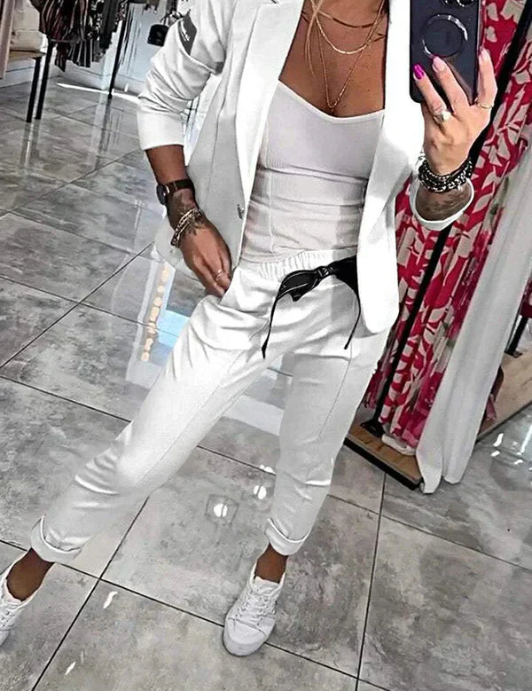 Isabel Conjunto Personalizado con Blazer Suave y Pantalones Jogging Informales