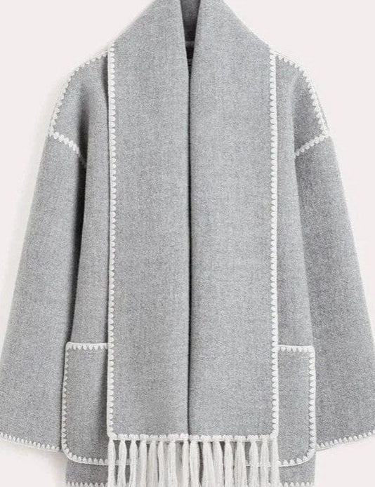 Abrigo con Bufanda de Flecos en Color Ciervo