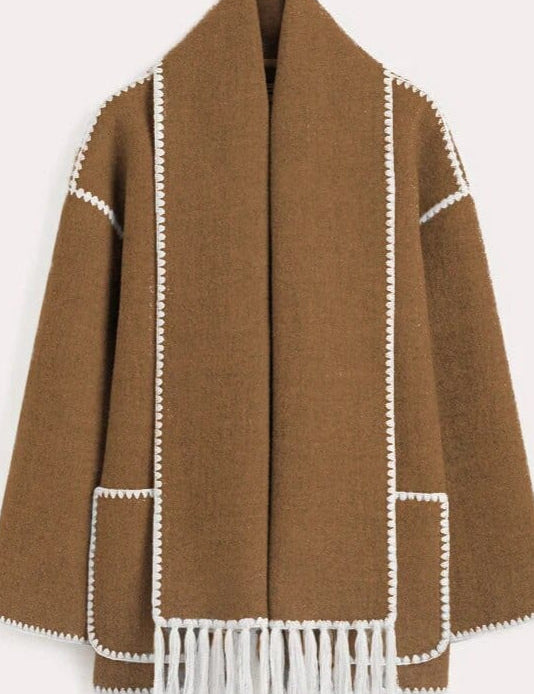 Abrigo con Bufanda de Flecos en Color Ciervo