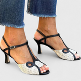 Iraida Zapato Peep-Toe Bicolor con T-Strap y Tacón Estilizado