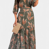 Aísha Vestido Largo Floral con Corte Fluido y Motivo de Hojas