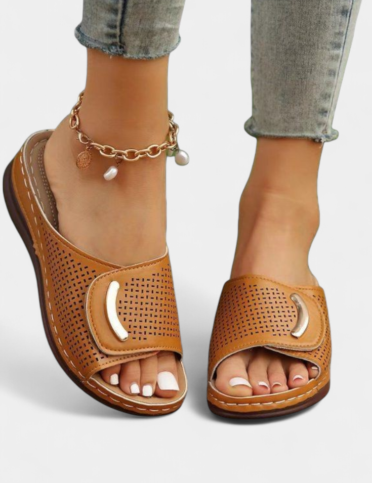 Itziar Sandalias Ortopédicas con Diseño Perforado y Plantilla Acolchada