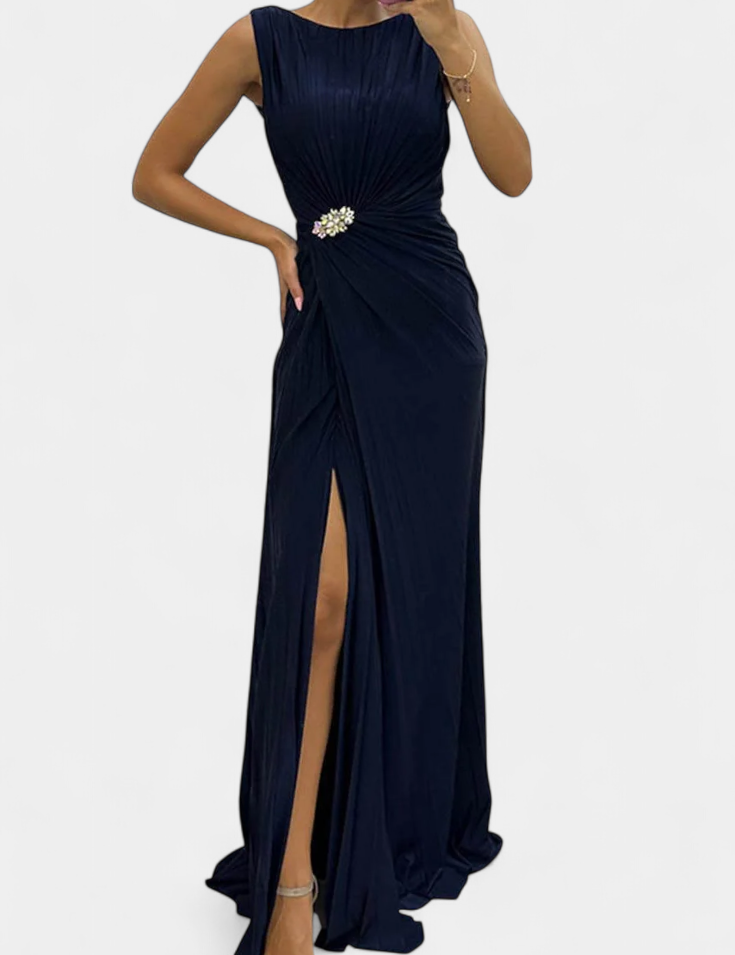 Shiloh Vestido Maxi Plisado con Abertura Lateral y Escote Cruzado