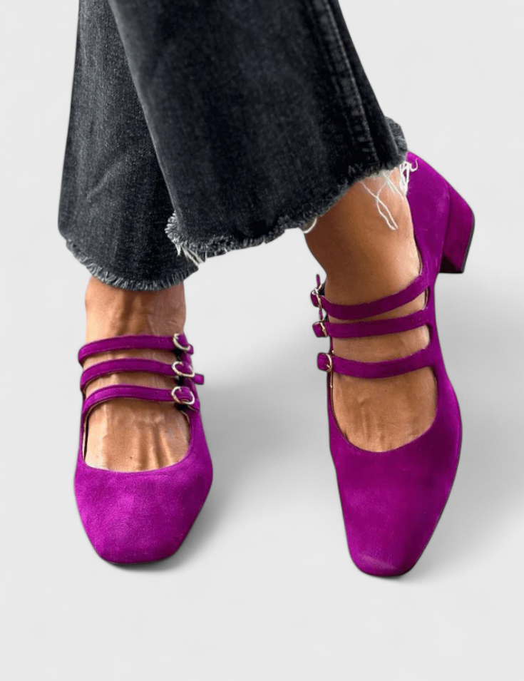 Evdokia Tacones con Múltiples Cinturones y Punta Cuadrada