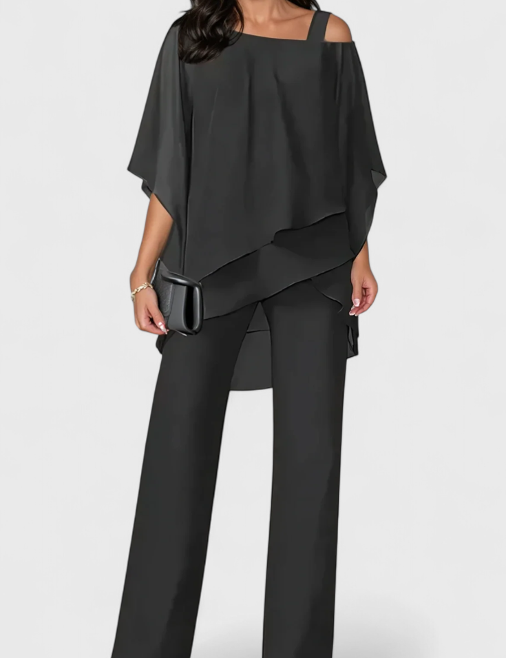 Kitty Conjunto de Dos Piezas con Hombros Descubiertos y Silueta Fluida