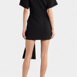 Coraline Vestido Mini con Cintura Drapeada y Hebilla Dorada