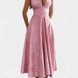 Gilda Vestido Midi Jacquard con Espalda Abierta y Cintura Alta