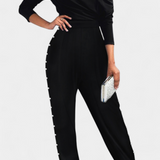 Brina Mono con Hombro Descubierto y Detalles de Perlas