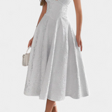 Gilda Vestido Midi Jacquard con Espalda Abierta y Cintura Alta