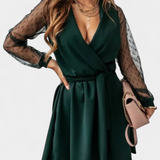 Calandra Vestido Mini Elegante con Escote Sofisticado y Silueta Favorecedora