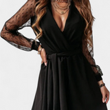 Calandra Vestido Mini Elegante con Escote Sofisticado y Silueta Favorecedora