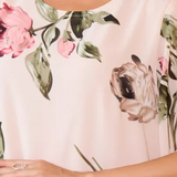 Tameka Vestido de Gasa Fluida con Pétalos y Mangas Transparentes